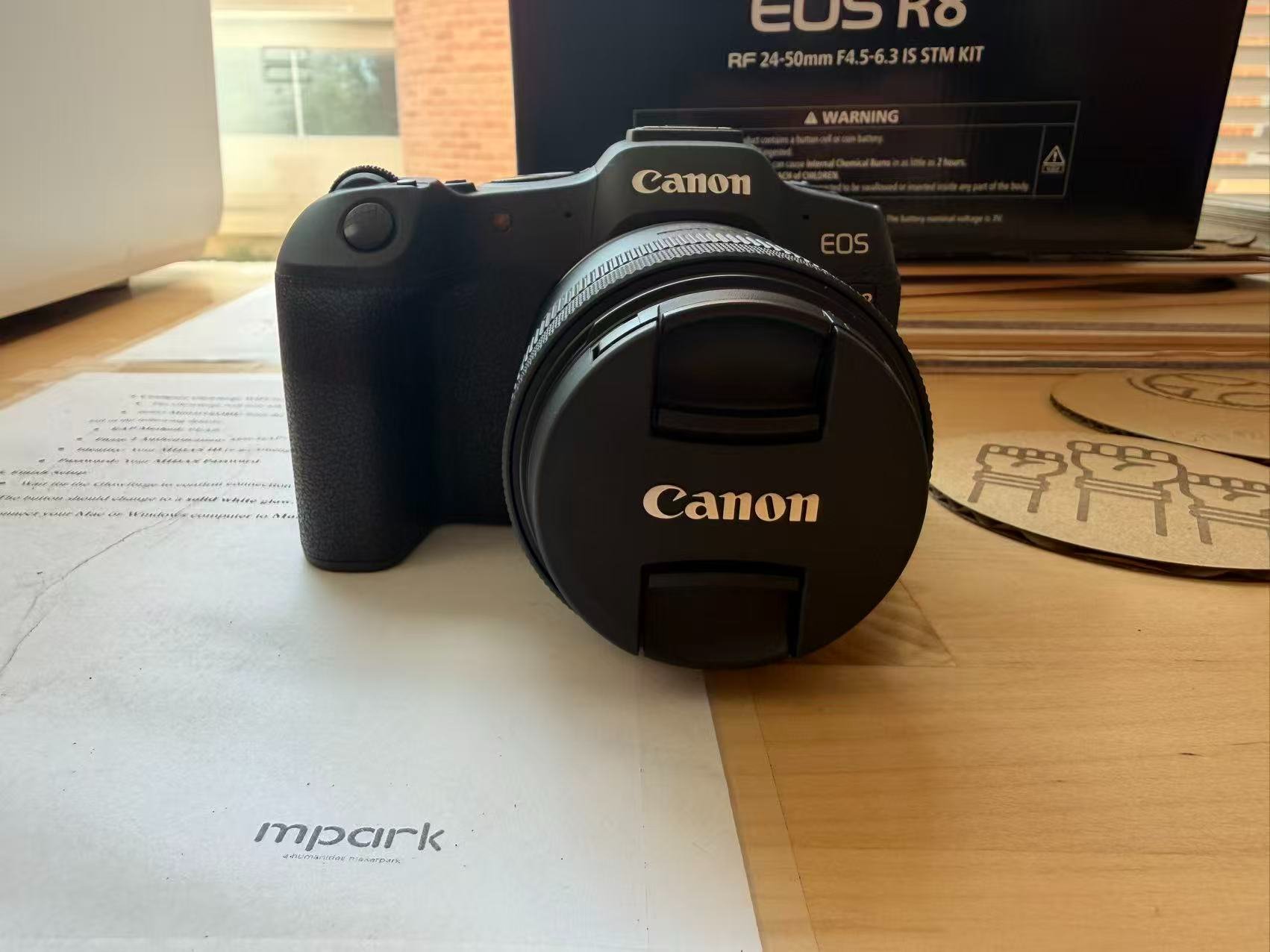 Canon EOS R8